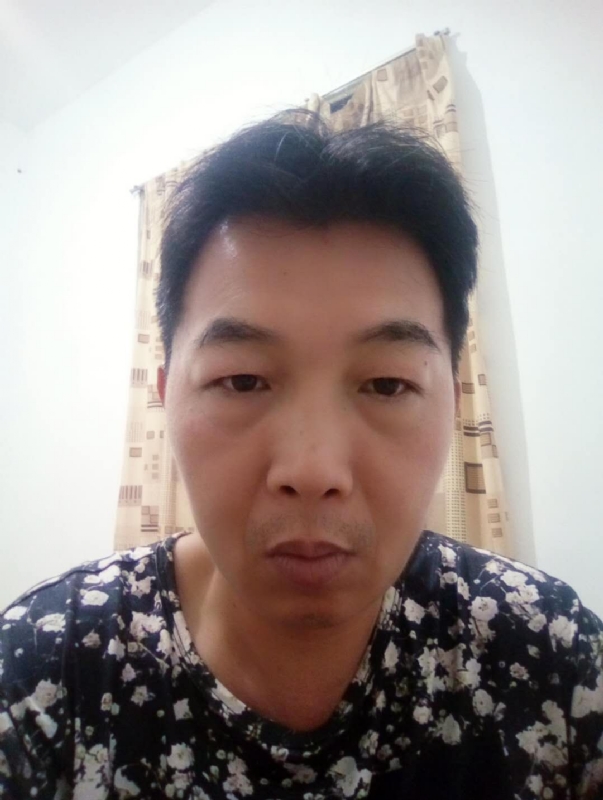 繁华哀伤的第一张照片--漳州征婚网