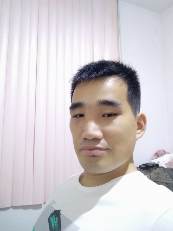 大男孩的第一张照片--漳州征婚网