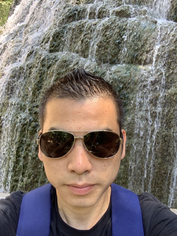 高兴的第二张照片--漳州征婚网