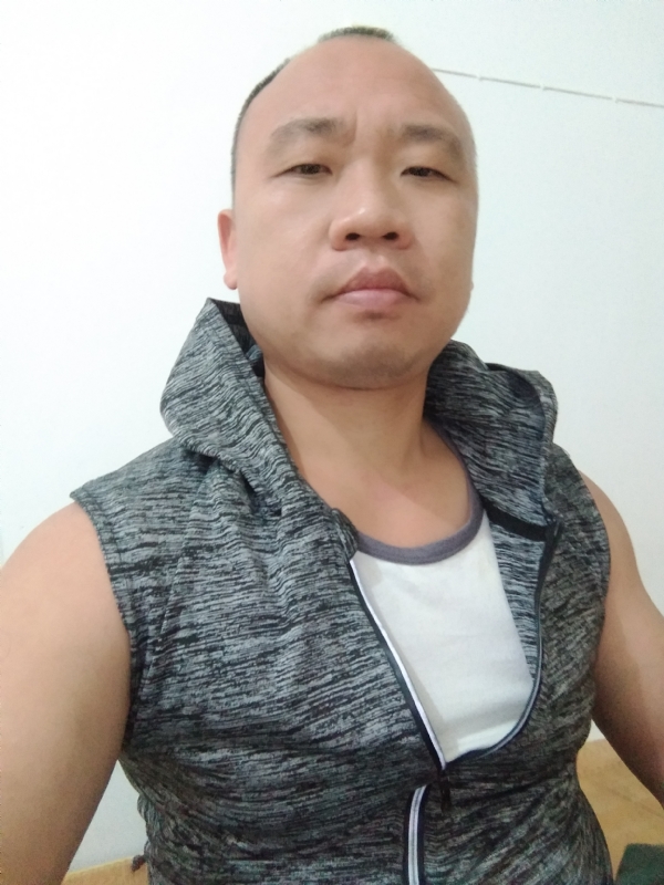 whm的第二张照片--漳州征婚网