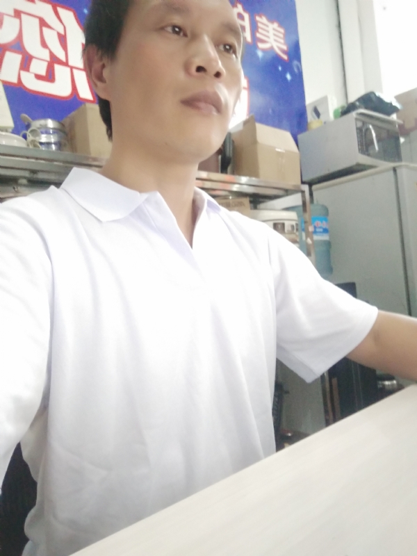 深蓝色的海的第一张照片--漳州征婚网