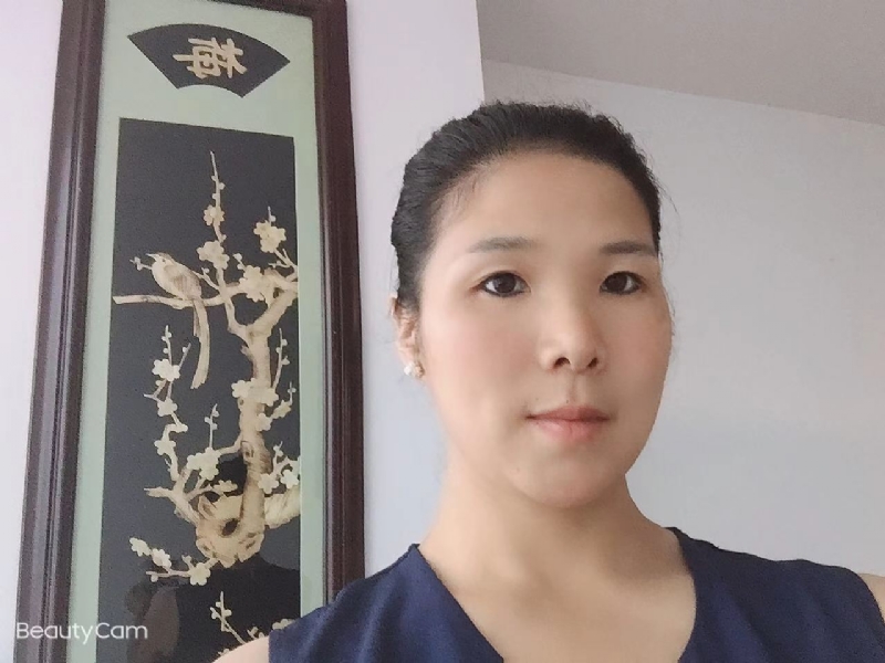 微笑的第一张照片--漳州征婚网