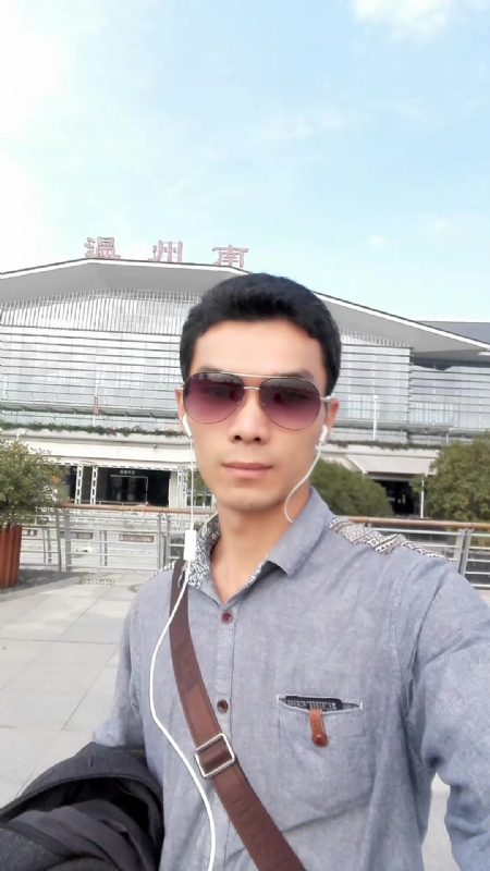 错把真心喂了狗的第三张照片--漳州征婚网